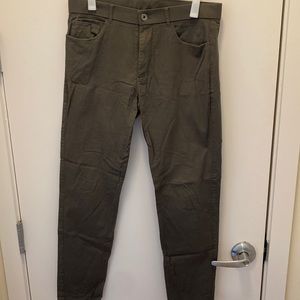 Greyson 5 pocket pant, 34x32. Olive green color.